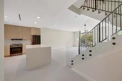 2692 SW 25th Ave, Miami, FL 33133 - Photo 9