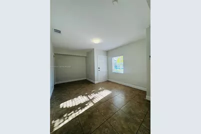 2816 Pine Tree Dr #3, Miami Beach, FL 33140 - Photo 3