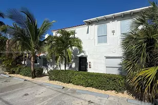 2816 Pine Tree Dr, Miami Beach, FL 33140 - Photo 11