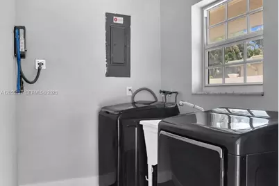 3321 N 37th St, Hollywood, FL 33021 - Photo 33