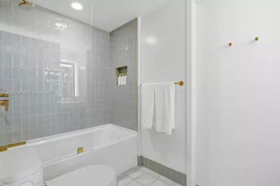 159 NE 6th St #2914, Miami, FL 33132 - Photo 15