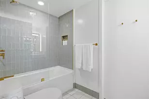 159 NE 6th St, Miami, FL 33132 - Photo 15
