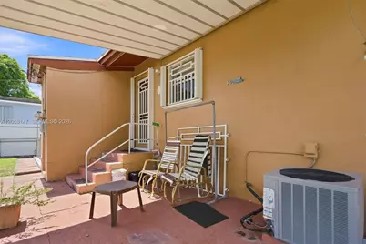 636 E 48th St, Hialeah, FL 33013 - Photo 23