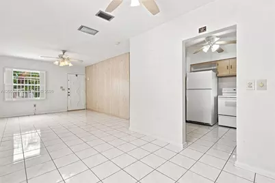636 E 48th St, Hialeah, FL 33013 - Photo 9
