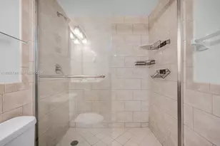 250 Jacaranda Dr, Plantation, FL 33324 - Photo 17