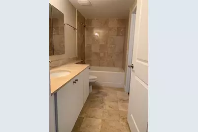 170 SE 14th St #1402, Miami, FL 33131 - Photo 7