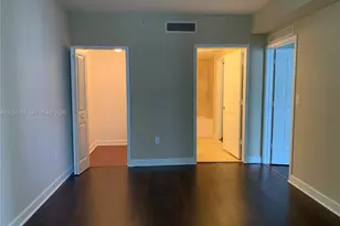 170 SE 14th St, Miami, FL 33131 - Photo 5