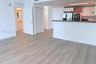 170 SE 14th St, Miami, FL 33131 - Photo 5