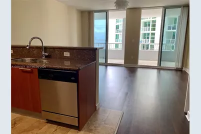 170 SE 14th St #1402, Miami, FL 33131 - Photo 3