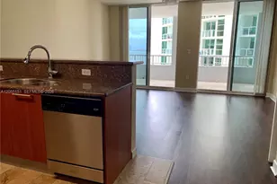 170 SE 14th St, Miami, FL 33131 - Photo 3