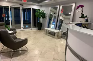 170 SE 14th St, Miami, FL 33131 - Photo 13