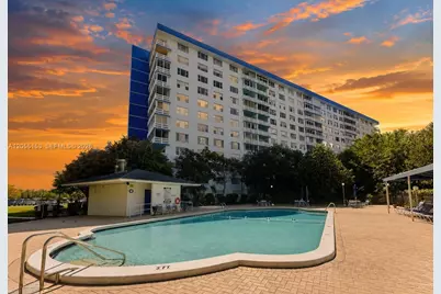 4001 Hillcrest Dr #614, Hollywood, FL 33021 - Photo 1