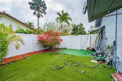 7211 NW 76th St, Tamarac, FL 33321 - Photo 19