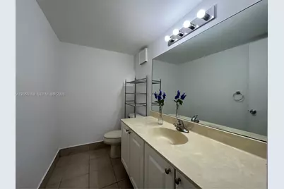 701 N Pine Island Rd #202, Plantation, FL 33324 - Photo 7