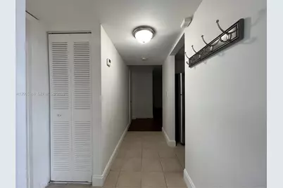 701 N Pine Island Rd #202, Plantation, FL 33324 - Photo 9