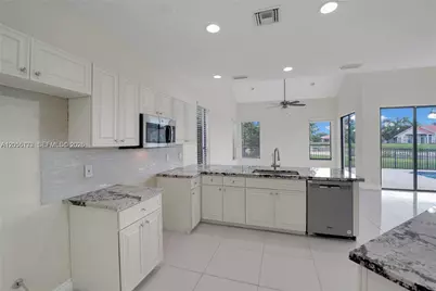 22281 Tupelo Pl, Boca Raton, FL 33428 - Photo 5