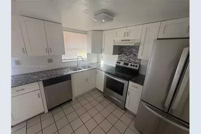 2606 NW 52nd Ave #D15, Lauderhill, FL 33313 - Photo 3