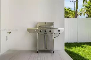 703 SW 17th St, Fort Lauderdale, FL 33315 - Photo 33