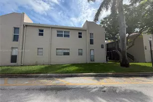 5328 NE 6th Ave, Oakland Park, FL 33334 - Photo 9