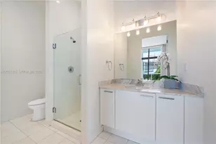 2001 Meridian Ave, Miami Beach, FL 33139 - Photo 11