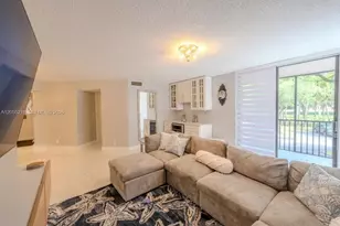 10451 W Broward Blvd, Plantation, FL 33324 - Photo 3