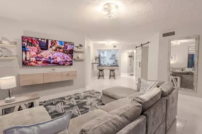 10451 W Broward Blvd #201, Plantation, FL 33324 - Photo 1