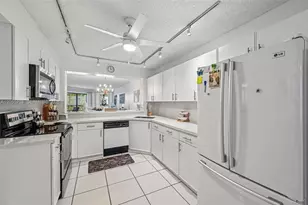 7468 Fairfax Dr, Tamarac, FL 33321 - Photo 17