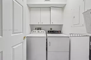 7468 Fairfax Dr, Tamarac, FL 33321 - Photo 23