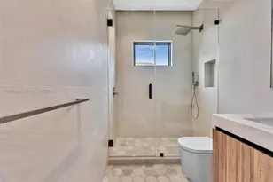 6020 Alton Rd, Miami Beach, FL 33140 - Photo 15