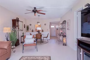 9420 S Hollybrook Lake Dr, Pembroke Pines, FL 33025 - Photo 3