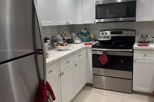 1000 SW 125th Ave, Pembroke Pines, FL 33027 - Photo 5