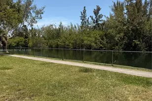 8240 SW 210th St, Cutler Bay, FL 33189 - Photo 43
