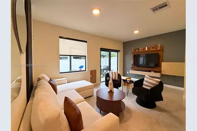11432 W 32nd Ln, Hialeah, FL 33018 - Photo 9