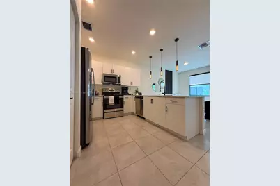 11432 W 32nd Ln, Hialeah, FL 33018 - Photo 7
