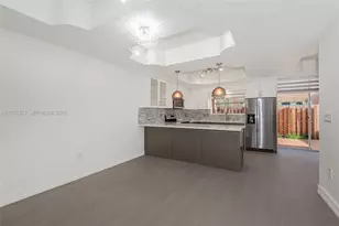 8423 S NW 138th Terrace, Miami Lakes, FL 33016 - Photo 11