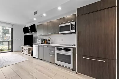 45 SW 9th St #1109, Miami, FL 33130 - Photo 3