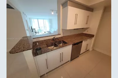 325 S Biscayne Blvd #1719, Miami, FL 33131 - Photo 13