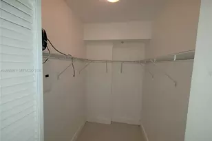 325 S Biscayne Blvd, Miami, FL 33131 - Photo 23