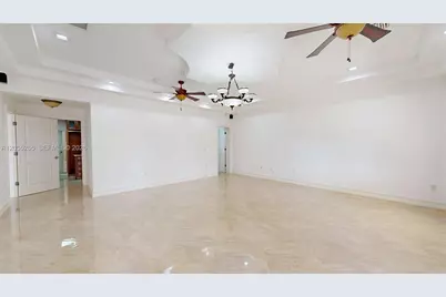 6265 W 10th Ave, Hialeah, FL 33012 - Photo 13