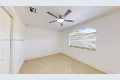 6265 W 10th Ave, Hialeah, FL 33012 - Photo 33