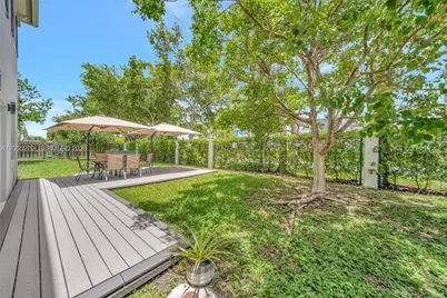 1361 SE 27th Ter, Homestead, FL 33035 - Photo 11