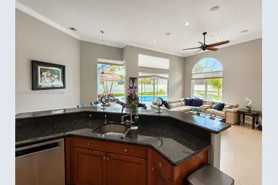 13755 NW 18th Ct, Pembroke Pines, FL 33028 - Photo 9