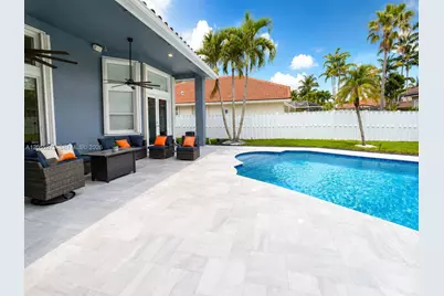 13755 NW 18th Ct, Pembroke Pines, FL 33028 - Photo 17