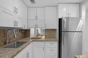 920 NE 169th St, North Miami Beach, FL 33162 - Photo 7