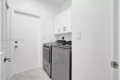 740 E Cypress Pointe Dr E, Pembroke Pines, FL 33027 - Photo 13