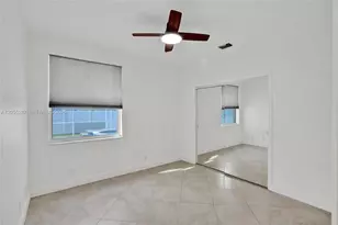 740 E Cypress Pointe Dr E, Pembroke Pines, FL 33027 - Photo 15