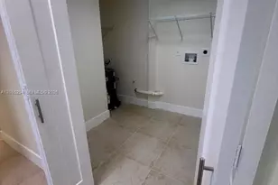 9351 Fontainebleau Blvd, Miami, FL 33172 - Photo 5