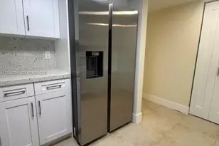 9351 Fontainebleau Blvd, Miami, FL 33172 - Photo 7