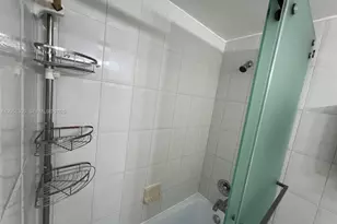 100 Lincoln Rd, Miami Beach, FL 33139 - Photo 29