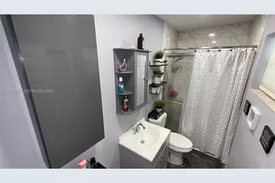 7400 NW 1st Ct, Pembroke Pines, FL 33024 - Photo 23